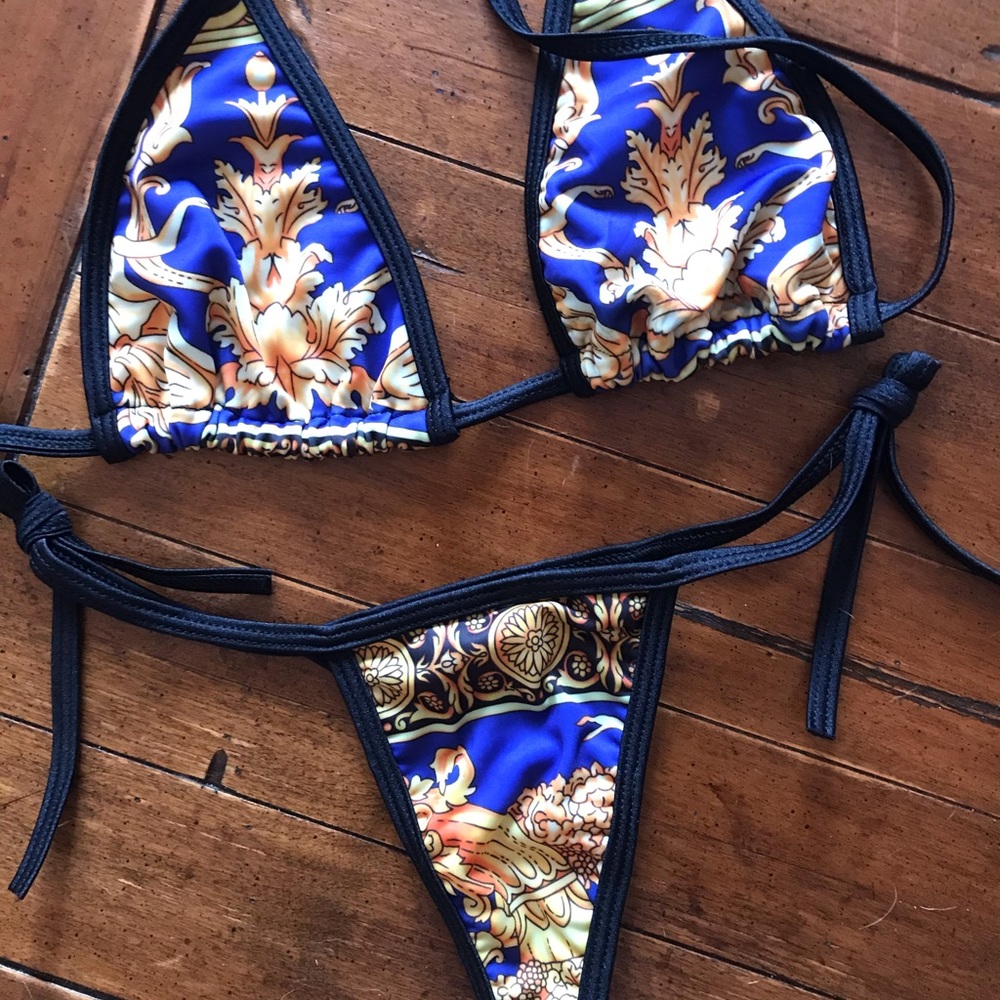 Bikini - Picture 7 of 7
